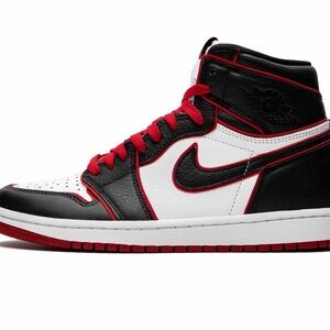 Size 9.5 - Jordan 1 Retro High Bloodline 2019 / 555088-062